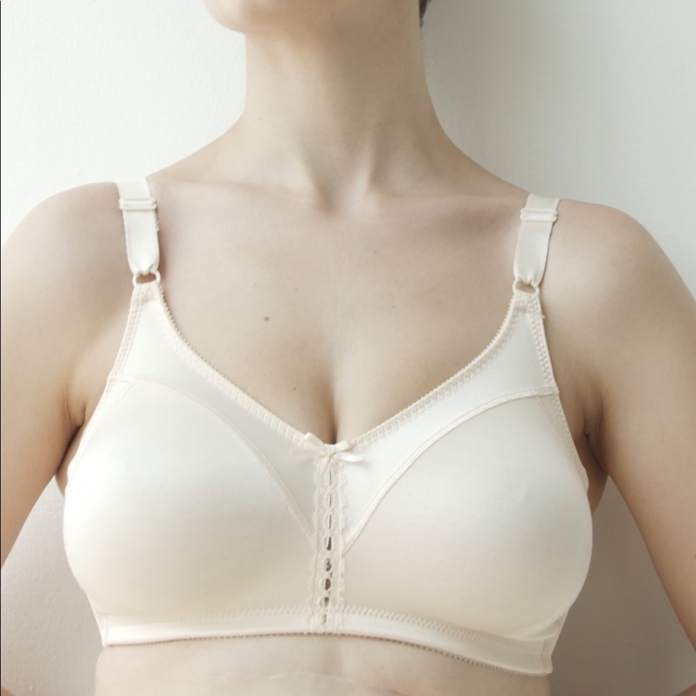 Bali double support wireless full coverage bra - Picture 3 of 6
